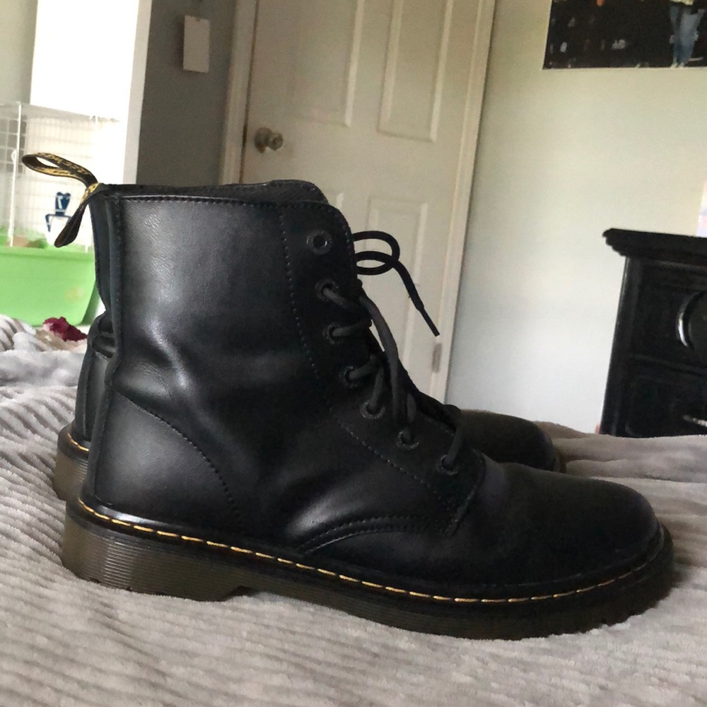 DR. MARTENS